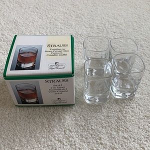 NIB Strauss 2oz Liquor glasses tumblers set of 4